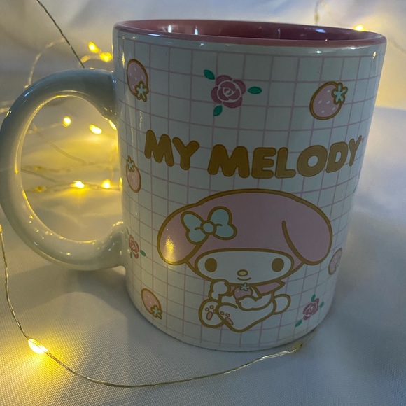 Sanrio 🎀 My Melody mug 🎄 - Picture 3 of 5
